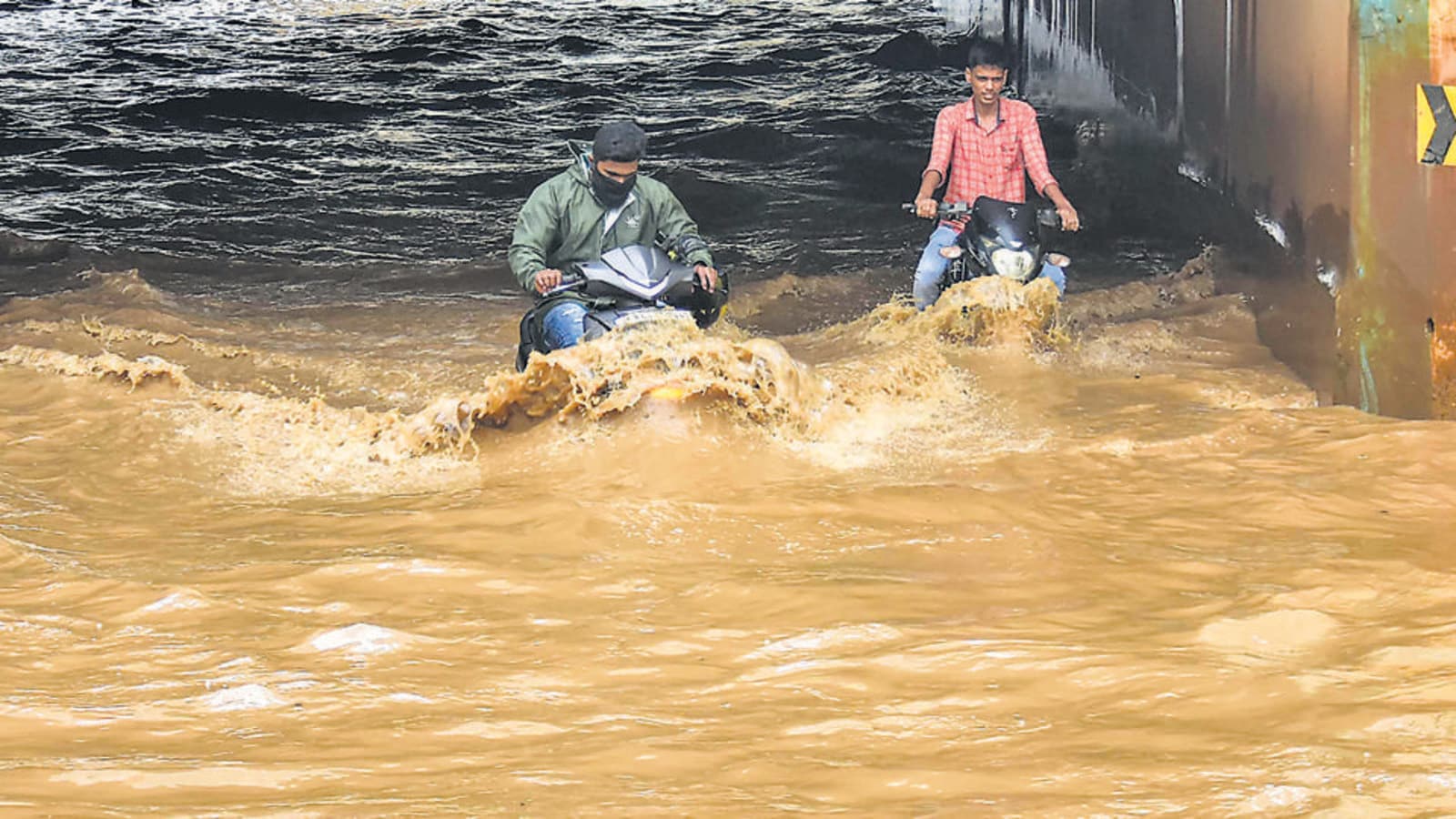 The heavy rainfall and the crazy Banglore flood A case to study